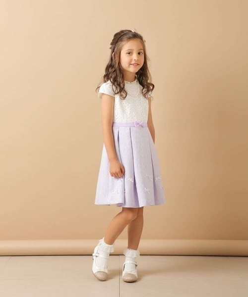 a.v.v（アーヴェヴェ）の「[KIDS]リボンヒールパンプス[WEB限定サイズ]（パンプス・キッズ・ブラック/アイボリー・19/20/18）」の3枚目の写真