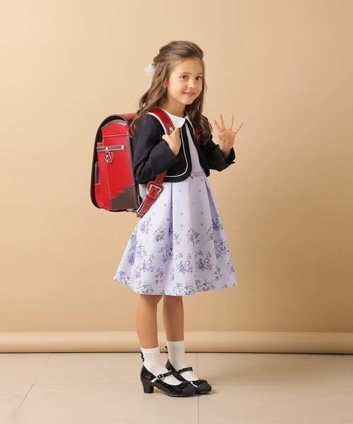 a.v.v（アーヴェヴェ）の「[KIDS]リボンヒールパンプス[WEB限定サイズ]（パンプス・キッズ・ブラック/アイボリー・19/20/18）」の4枚目の写真