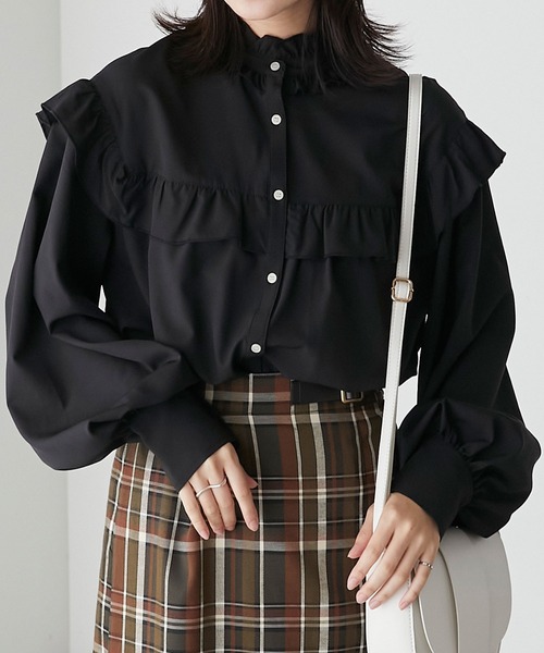 BONLECILL（ボンルシール）の「2way ボリュームスリーブ 長袖フリルブラウス（シャツ/ブラウス・レディース・ネイビー/グリーン/アイボリー/ブラック/オフホワイト/ブラック系1/ホワイト/ネイビー系1/ブラック系その他/ブルー・FREE）」の6枚目の写真