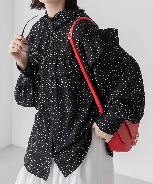 BONLECILL（ボンルシール）の「2way ボリュームスリーブ 長袖フリルブラウス（シャツ/ブラウス・レディース・ネイビー/グリーン/アイボリー/ブラック/オフホワイト/ブラック系1/ホワイト/ネイビー系1/ブラック系その他/ブルー・FREE）」の4枚目の写真