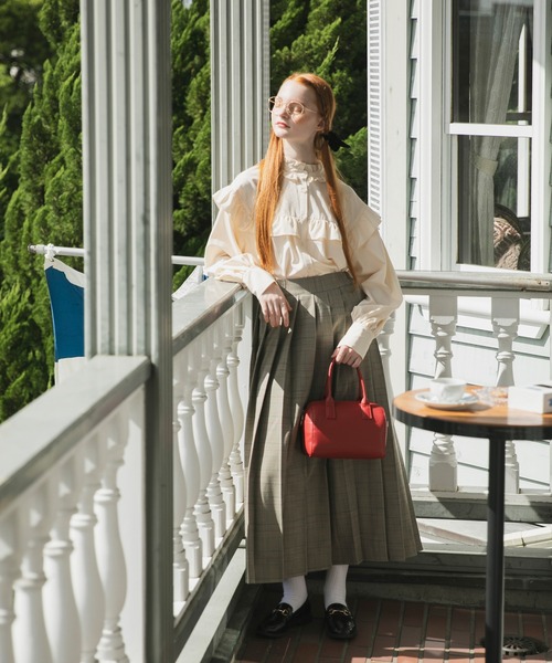 BONLECILL（ボンルシール）の「2way ボリュームスリーブ 長袖フリルブラウス（シャツ/ブラウス・レディース・ネイビー/グリーン/アイボリー/ブラック/オフホワイト/ブラック系1/ホワイト/ネイビー系1/ブラック系その他/ブルー・FREE）」の19枚目の写真