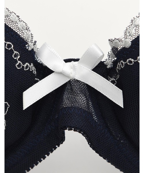 AMPHI(アンフィ)の「【まる胸メイク】ブラ&ショーツセット 花柄×エンブロイダリーレース(ブラ&ショーツ・レディース・ベージュ/グリーン/イエロー/アイボリー/クリアレッド/ダークネイビー・B65/B70/C70/D70/B75/E75/C75/D65/D75/E65/E70/C65)」の21枚目の写真