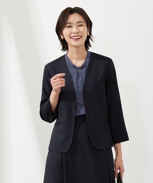 J.PRESS（ジェイプレス）の「【セットアップ対応・洗える・UVケア・速乾】 OXIJEWELストレッチ ノーカラー ジャケット（ノーカラージャケット・レディース・ライトグレー系/ベージュ系/ネイビー系・T13/T15）」の3枚目の写真