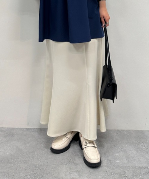 FOREVER 21(フォーエバー トゥエンティーワン)の「【FEMININE】美ラインマーメイドスカート(スカート・レディース・ベージュ/ブラック/ホワイト・SMALL/MEDIUM)」の2枚目の写真