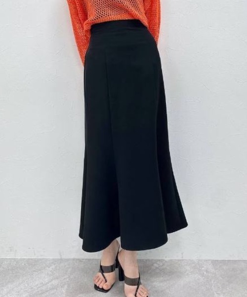 FOREVER 21(フォーエバー トゥエンティーワン)の「【FEMININE】美ラインマーメイドスカート(スカート・レディース・ベージュ/ブラック/ホワイト・SMALL/MEDIUM)」の1枚目の写真