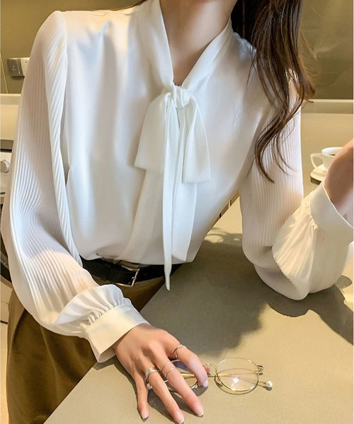 BLANC FICELLE(ブランフィセル)の「袖プリーツ リボンシャツ(シャツ/ブラウス・レディース・アイボリー・L/S/M/XL/XX-LARGE)」の5枚目の写真
