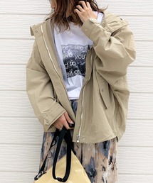 Q | ナイロンフードブルゾン(マウンテンパーカー)