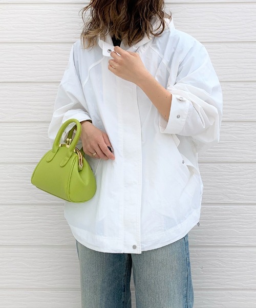 Q(キュー)の「ナイロンフードブルゾン(マウンテンパーカー・レディース・アイボリー/ベージュ・MEDIUM)」の2枚目の写真