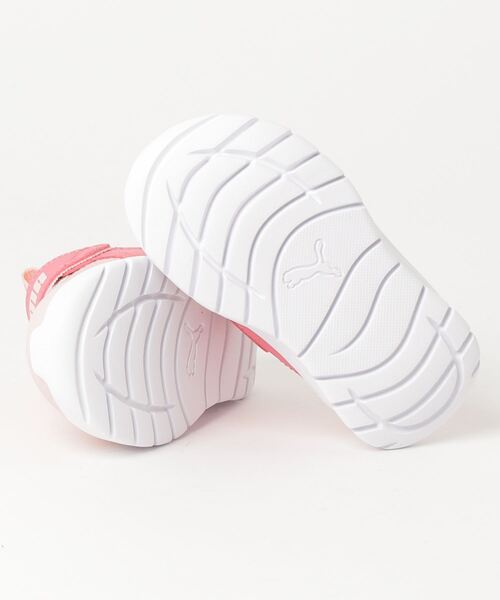 PUMA（プーマ）の「PUMA/プーマ キッズ スニーカー　プーマ エボルブ スリップオン IFT 389136（スリッポン・キッズ・ピンク系その他/ホワイト系その他/ブラック×レッド・16.0cm/13.0cm/15.0cm/14.0cm）」の5枚目の写真