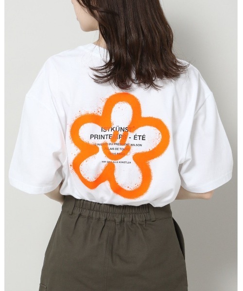 ISTKUNST（イストクンスト）の「【UNISEX】ISTKUNST／フラワースマイリーT　2904686（Tシャツ/カットソー・レディース・ブラック/ホワイト/ピンク/オリーブ・LARGE/MEDIUM/SMALL）」の2枚目の写真