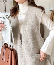 classicalelf（クラシカルエルフ）の「くるくる起毛で季節感をプラス。フェイクリングウール深Vネックベスト（ベスト）」