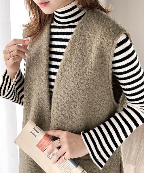 classicalelf(クラシカルエルフ)の「くるくる起毛で季節感をプラス。フェイクリングウール深Vネックベスト(ベスト・レディース・グレイッシュベージュ/モカ/ブラック・SMALL/X-LARGE/LARGE/MEDIUM)」の5枚目の写真