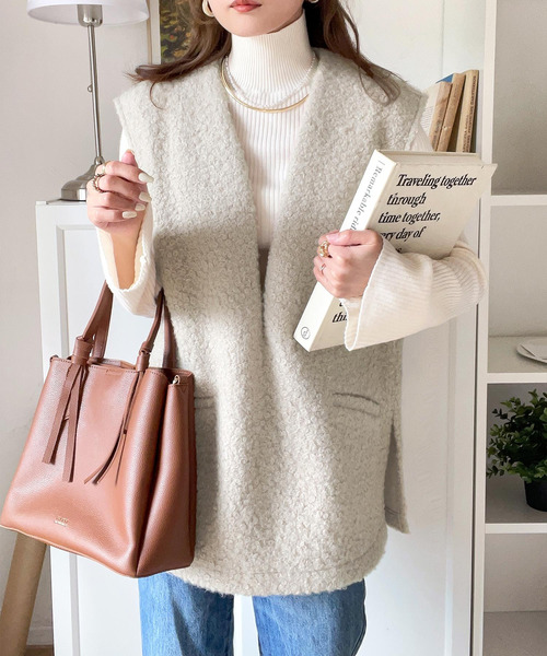 classicalelf(クラシカルエルフ)の「くるくる起毛で季節感をプラス。フェイクリングウール深Vネックベスト(ベスト・レディース・グレイッシュベージュ/モカ/ブラック・SMALL/X-LARGE/LARGE/MEDIUM)」の7枚目の写真