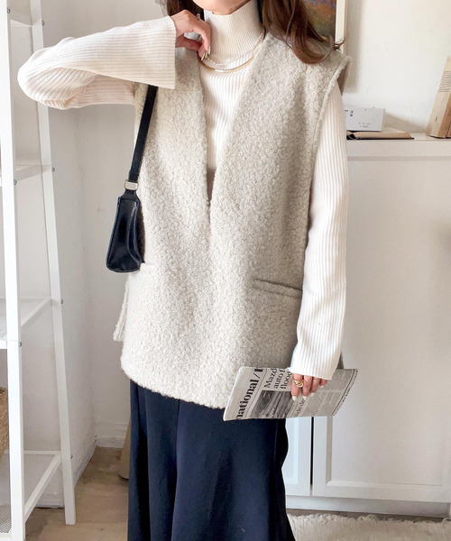 classicalelf(クラシカルエルフ)の「くるくる起毛で季節感をプラス。フェイクリングウール深Vネックベスト(ベスト・レディース・グレイッシュベージュ/モカ/ブラック・SMALL/X-LARGE/LARGE/MEDIUM)」の10枚目の写真