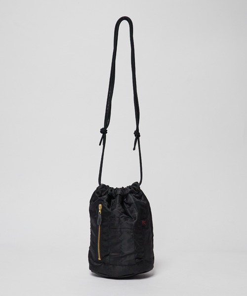 ROOPTOKYO(ループトウキョウ)の「THRIFTY LOOK/スリフティールック MA-1 EFFECT BAG ショルダーバッグ 巾着バッグ(ショルダーバッグ・メンズ・ブラック/オリーブ・FREE)」の2枚目の写真