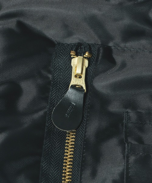 ROOPTOKYO(ループトウキョウ)の「THRIFTY LOOK/スリフティールック MA-1 EFFECT BAG ショルダーバッグ 巾着バッグ(ショルダーバッグ・メンズ・ブラック/オリーブ・FREE)」の5枚目の写真