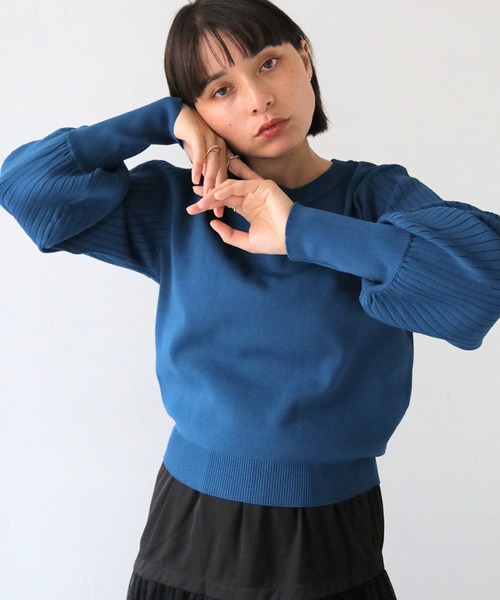 HER CLOSET(ハークローゼット)の「 【HER CLOSET】WEB限定リブ袖スウェットライクニットプルオーバー WEB LIMITED RIB SLEEVE SWEAT-LIKE KNIT PULLOVER(ニット/セーター・レディース・グリーン/オフホワイト/ブラック/ブルー/ワインレッド・M)」の4枚目の写真