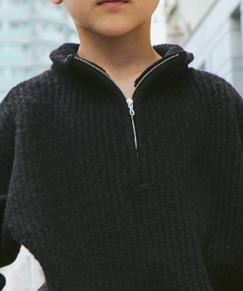 PAIRMANON STREET（ペアマノンストリート）の「【PAIRMANON STREET】無地 ハイネック ハーフジップ オーバーサイズ ニット（ニット/セーター・キッズ・マスタード/グレイッシュベージュ/ブラック・L/S/M）」の4枚目の写真