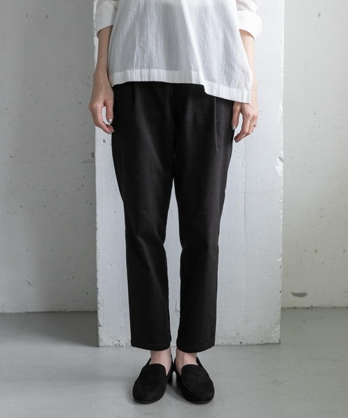 FORK&SPOON（フォークアンドスプーン）の「『防シワ』『イージーケア』FORK&SPOON　ideal stretchコットンパンツ（その他パンツ・レディース・ベージュ/ブラック・1/2）」の5枚目の写真