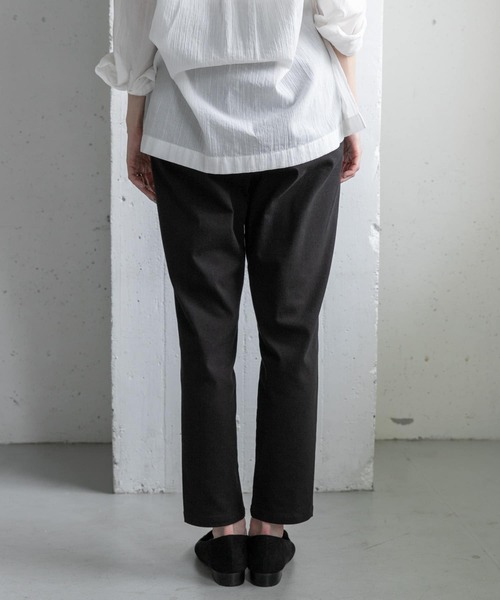 FORK&SPOON（フォークアンドスプーン）の「『防シワ』『イージーケア』FORK&SPOON　ideal stretchコットンパンツ（その他パンツ・レディース・ベージュ/ブラック・1/2）」の14枚目の写真