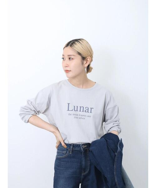 Samansa Mos2 blue（サマンサモスモスブルー）の「ロゴプリントロンT（Tシャツ/カットソー・レディース・チャコールグレー/オフホワイト/グレー・F）」の4枚目の写真