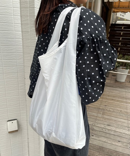 DouDou(ドゥドゥ)の「【BAGGU/バグゥ】23AW STANDARD BAGGU(エコバッグ/サブバッグ・レディース・ホワイト/グリーン/ネイビー/ピンク/ブルー系その他/ブラック/ブルー/ピンク系その他・FREE)」の1枚目の写真