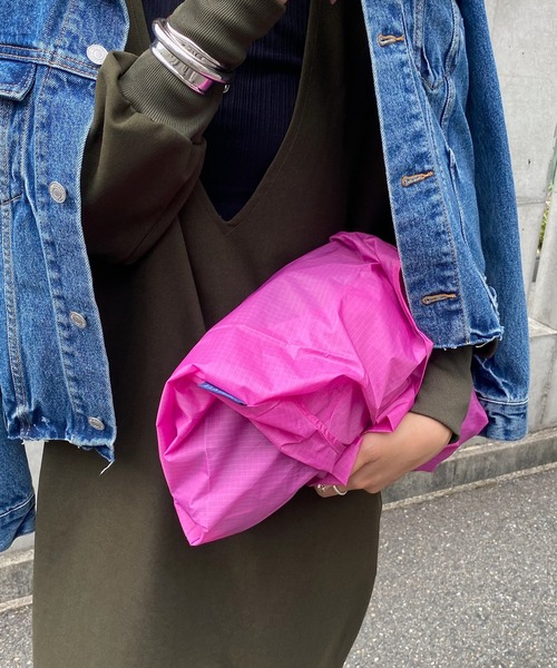 DouDou(ドゥドゥ)の「【BAGGU/バグゥ】23AW STANDARD BAGGU(エコバッグ/サブバッグ・レディース・ホワイト/グリーン/ネイビー/ピンク/ブルー系その他/ブラック/ブルー/ピンク系その他・FREE)」の8枚目の写真