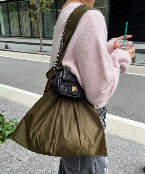 DouDou(ドゥドゥ)の「【BAGGU/バグゥ】23AW STANDARD BAGGU(エコバッグ/サブバッグ・レディース・ホワイト/グリーン/ネイビー/ピンク/ブルー系その他/ブラック/ブルー/ピンク系その他・FREE)」の4枚目の写真