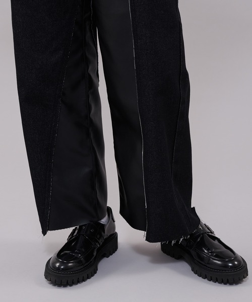 ONCILY（オンシェリー）の「【SET UP可能】BICOLOR STRAIGHT DENIM PANTS / バイカラーストレートデニムパンツ（デニムパンツ・メンズ・インディゴブルー/ブラック・SMALL/LARGE/MEDIUM）」の21枚目の写真