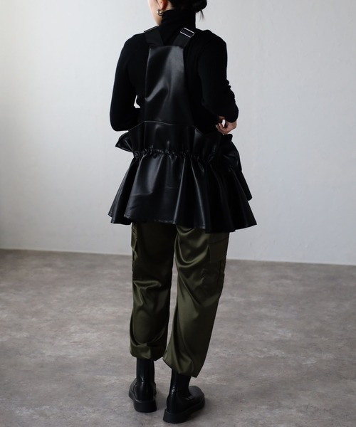 leimn（レイムン）の「ドロストサスペンダートップス(レザー)（ベスト・レディース・ホワイト/ブラック・M）」の13枚目の写真