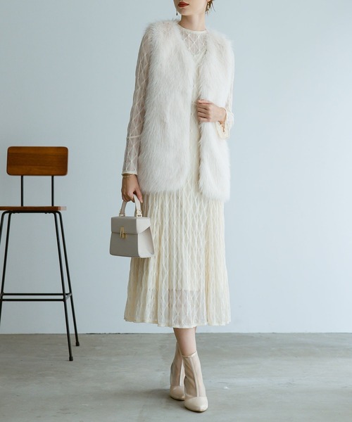 Dorry Doll(ドリードール)の「ファーベスト(ベスト・レディース・オフホワイト/ベージュ/チャコール・MEDIUM)」の12枚目の写真