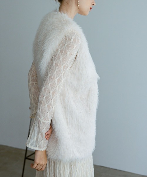 Dorry Doll(ドリードール)の「ファーベスト(ベスト・レディース・オフホワイト/ベージュ/チャコール・MEDIUM)」の13枚目の写真