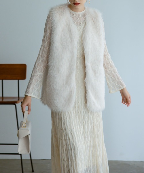 Dorry Doll(ドリードール)の「ファーベスト(ベスト・レディース・オフホワイト/ベージュ/チャコール・MEDIUM)」の14枚目の写真