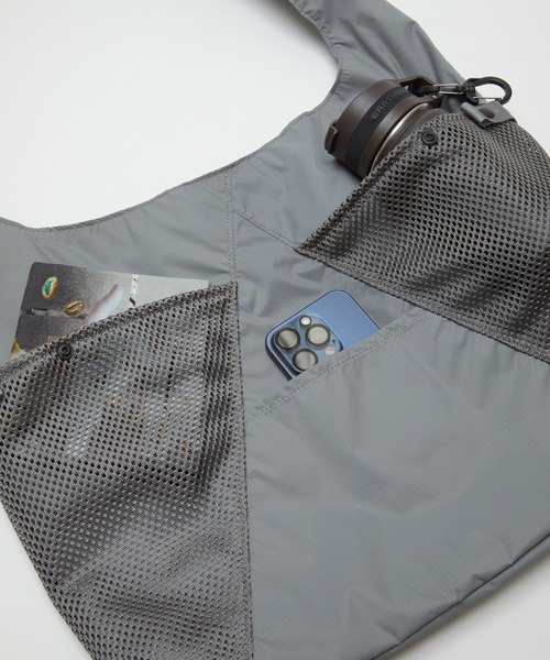 BAL(バル)の「【BAL(バル)/2024春夏】BAL / SPEAKEASY CROSSBODY SLING TOTE(ショルダーバッグ・メンズ・オレンジ/ブラック/グレー・FREE)」の12枚目の写真