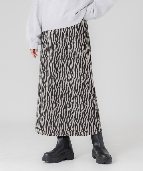 coca(coca)(コカ)の「【WEB限定セール】総柄ジャカード Iラインスカート(スカート・レディース・その他/A/B・M/L)」の1枚目の写真