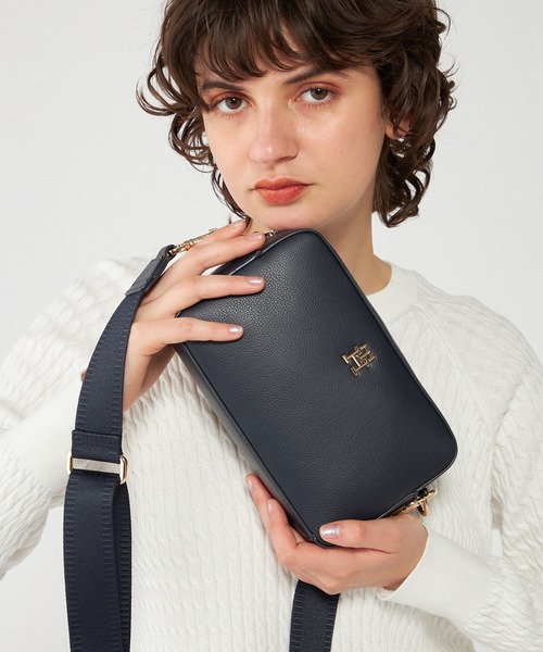 TOMMY HILFIGER（トミーヒルフィガー）の「【オンライン限定】エッセンシャルショルダーバッグ（ショルダーバッグ・レディース・ネイビー/レッド・FREE）」の14枚目の写真