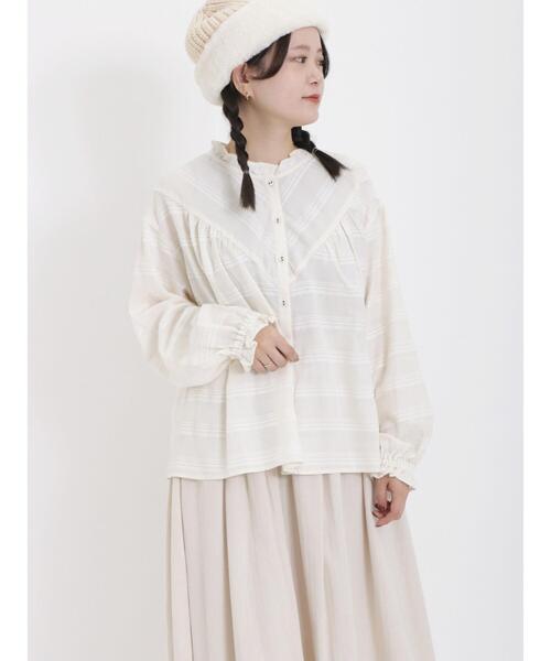 Samansa Mos2(サマンサ モスモス)の「モールスタンドフリル襟ブラウス(シャツ/ブラウス・レディース・オフホワイト/ブラック/ベージュ・F)」の4枚目の写真