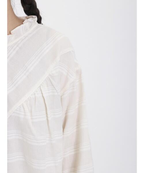 Samansa Mos2(サマンサ モスモス)の「モールスタンドフリル襟ブラウス(シャツ/ブラウス・レディース・オフホワイト/ブラック/ベージュ・F)」の16枚目の写真