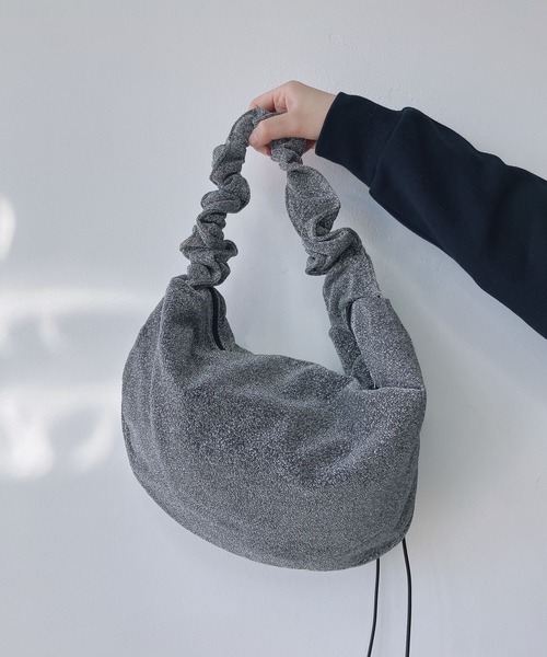 AS KNOW AS plus(アズノゥアズプラス)の「◎グリッターラメドロストショルダーバッグ(ショルダーバッグ・レディース・グレー/アイボリー/ブラック・FREE)」の6枚目の写真