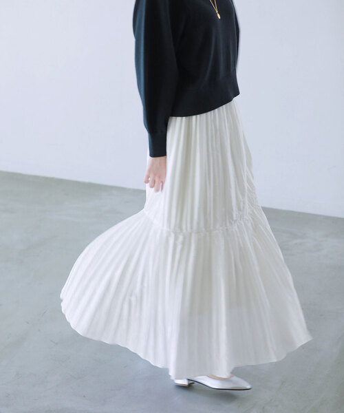 La TOTALITE（ラトータリテ）の「タフタティアードプリーツスカート