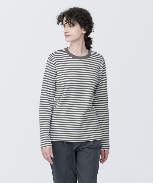 無印良品（ムジルシリョウヒン）の「婦人　スムース編みクルーネック長袖Ｔシャツ（Tシャツ/カットソー・レディース・ブラウン系5/ライトグレー/ブラック系/ブラック/ホワイト・L/M/S/XL/XS）」の5枚目の写真