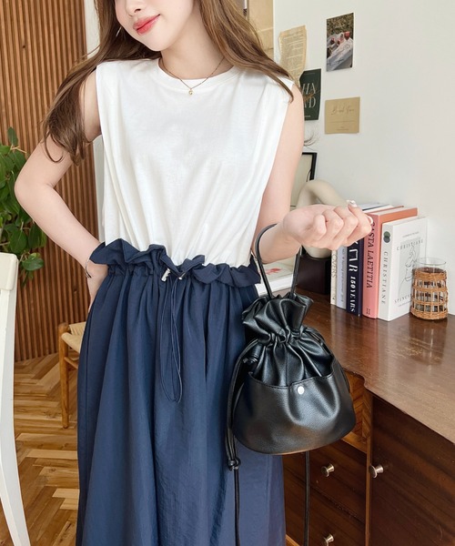 moment+（モーメントプラス）の「ウエストドロスト異素材ドッキングワンピース（ワンピース・レディース・ベージュ/ネイビー/ブラック/ブラック系その他2/オフホワイト/ブラック系その他・M）」の6枚目の写真