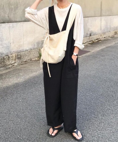 SHEPP(シープ)の「前ボタンVネック オーバーオール(サロペット/オーバーオール・レディース・ブラック・M/L/XL/S)」の5枚目の写真