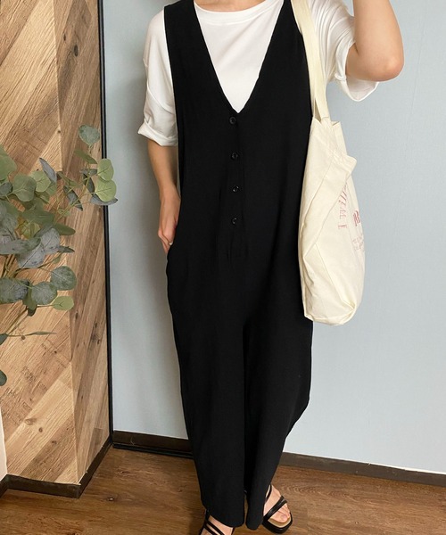 SHEPP(シープ)の「前ボタンVネック オーバーオール(サロペット/オーバーオール・レディース・ブラック・M/L/XL/S)」の8枚目の写真