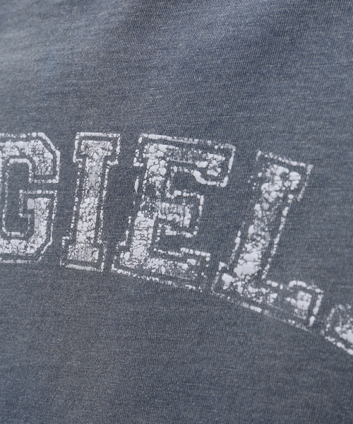 Maison Margiela(メゾンマルジェラ)の「【MAISON MARGIELA / メゾン マルジェラ】 Collage Logo T-Shirt(Tシャツ/カットソー・メンズ・ネイビー・LARGE/MEDIUM)」の13枚目の写真