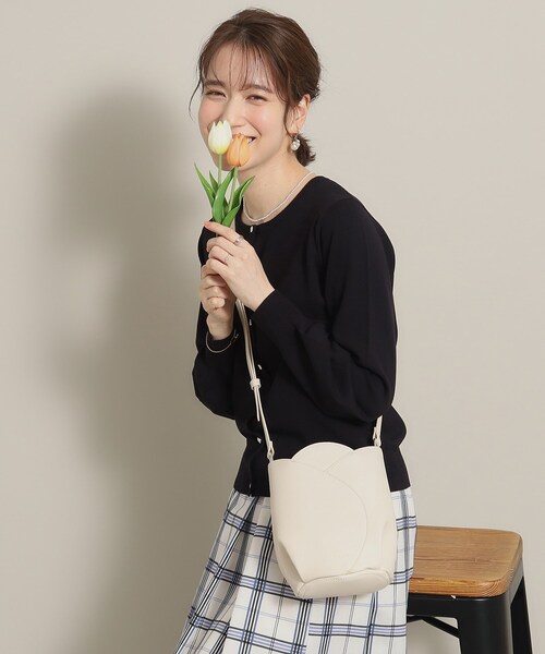 ITS'DEMO(イッツデモ)の「◆【かるいかばん】チューリップショルダー(ショルダーバッグ・レディース・アイボリー/レッド系1/ベビーピンク/サックスブルー・00)」の16枚目の写真