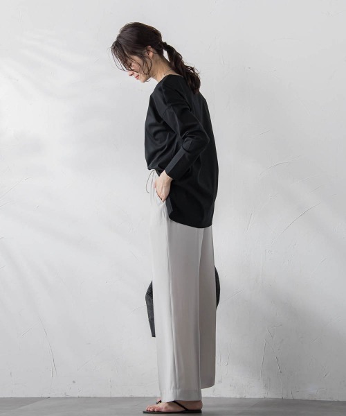 LAUTREAMONT(ロートレアモン)の「【WEB限定】【3サイズ】スムースコットンカットソー≪洗える/接触冷感≫(Tシャツ/カットソー・レディース・ベージュ/チャコールグレー/ブルー/ブラック/ホワイト・11号/9号/7号)」の18枚目の写真