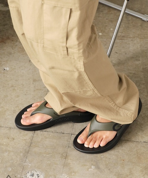 OOFOS（ウーフォス）の「OOFOS/ウーフォス OOriginal Sport リカバリーサンダル トング 2026春夏（サンダル・メンズ・ブラック/ダークオリーブ/ブラック系・6/7/8/9/10/11/5/4）」の15枚目の写真