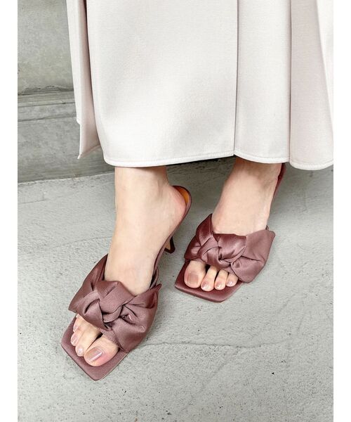 RESEXXY(リゼクシー)の「サテンリボンサンダル(サンダル・レディース・ブラック/ピンク・LARGE/MEDIUM/SMALL)」の1枚目の写真
