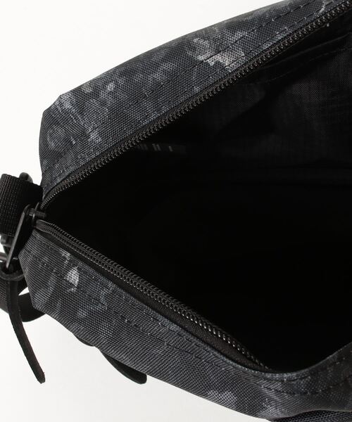 GREGORY(グレゴリー)の「GREGORY PADDED SHOULDER POUCH M グレゴリー パデッド ショルダー ポーチM(ショルダーバッグ・メンズ・ブラック系3/ブラック系2・FREE)」の13枚目の写真